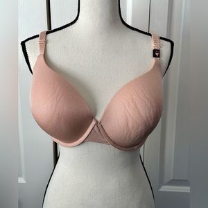 DESIGNED BY VICTORIA’S SECRET!!! NWT FULL COVERAGE SHIMMER BRA